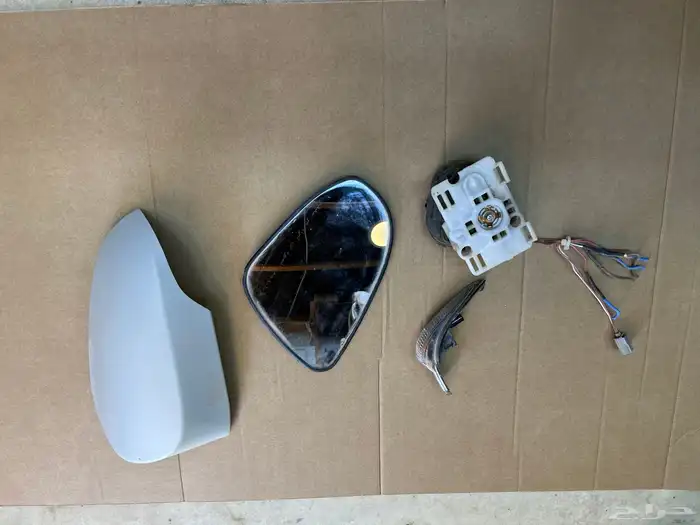 مراية كورولا يسار 2014-2018 اشارة مع ماطور المراية مع غطاء 2