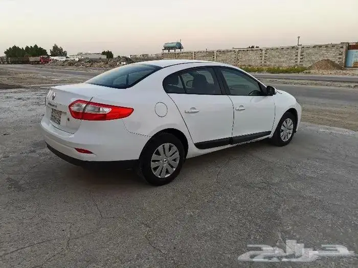 للبيع رينو فلوانس جير عادي موديل 2015 11