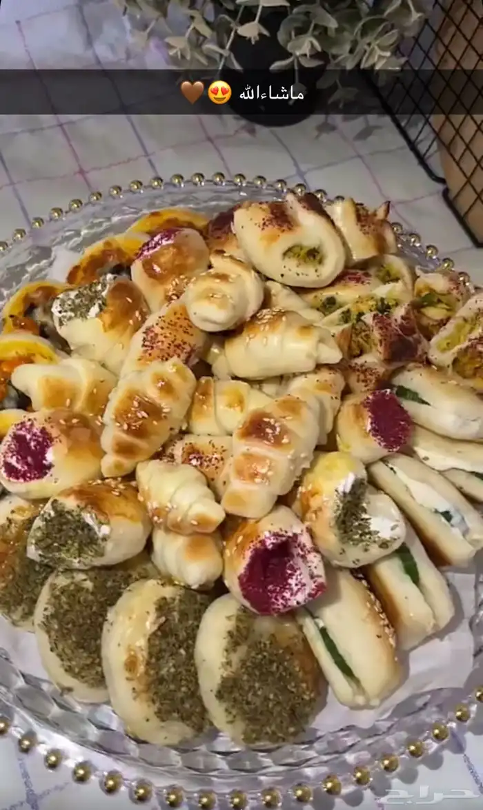 مكرونة بالبشاميل وفطائر 10