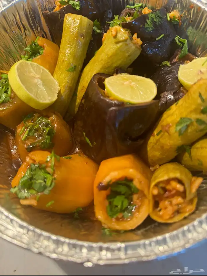 مكرونة بالبشاميل وفطائر 3