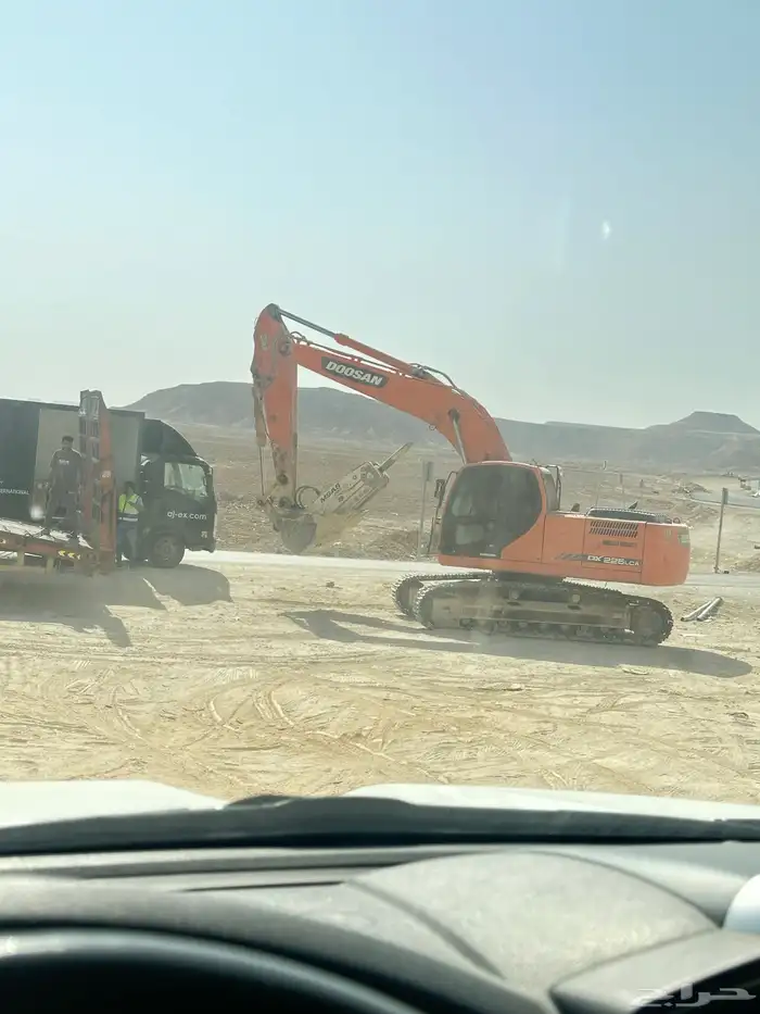 قلابات سكس وبوكلينات للايجار 1