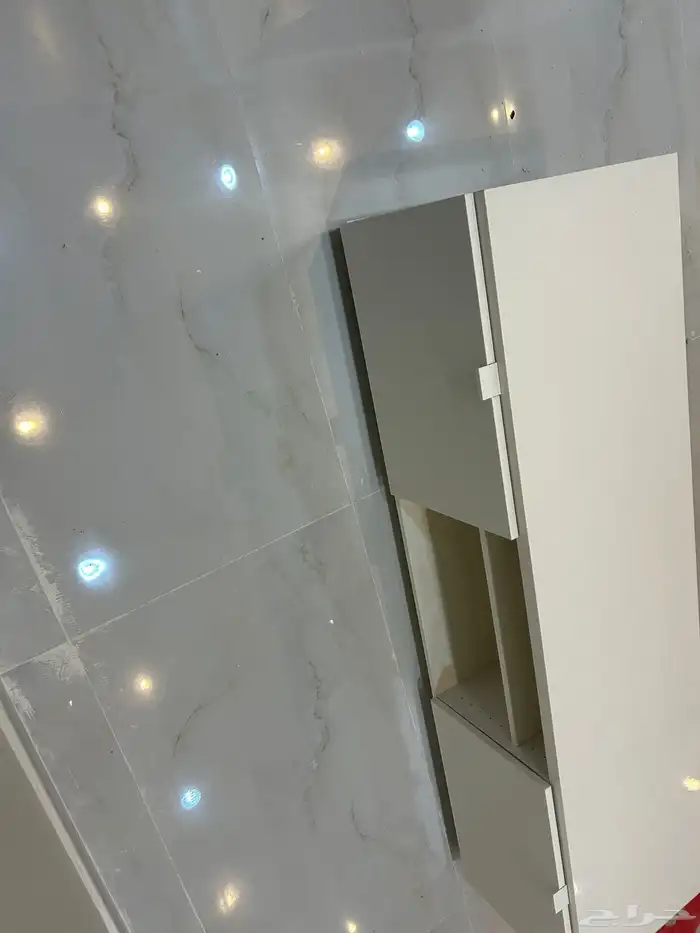 طاولة للبيع بشكل عاجل 2