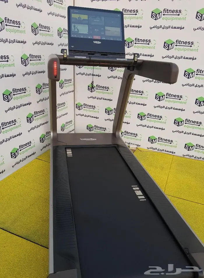 ( تم البيع ) TECHNOGYM LIVE ARTIS TREADMILL 2