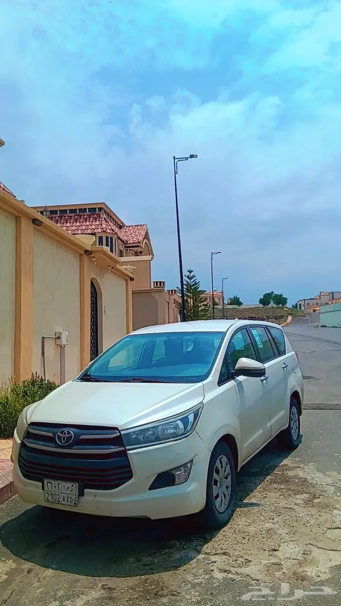 توصيل مشاوير بسياره انوفا داخل المنطقه الجنوبيه 0