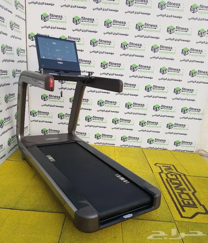( تم البيع ) TECHNOGYM LIVE ARTIS TREADMILL 3
