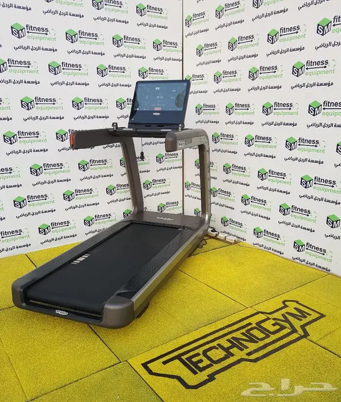 ( تم البيع ) TECHNOGYM LIVE ARTIS TREADMILL 1