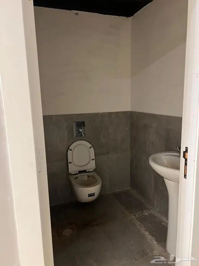 عاجل عاجل عاجل محل للتقبيل على طريق سعود بن فيصل 10