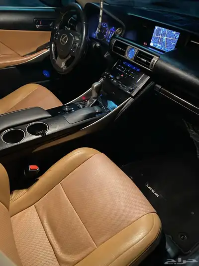للبيع لكزس is350 9