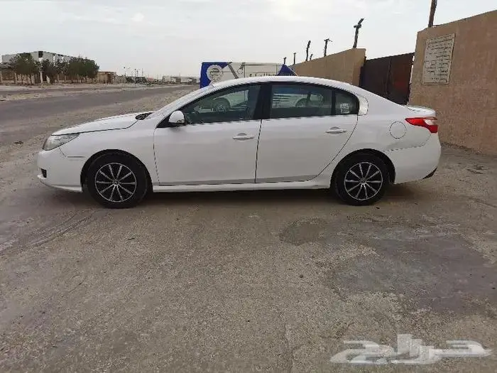 للبيع رينو سافران 4 سلندر موديل 2012 3