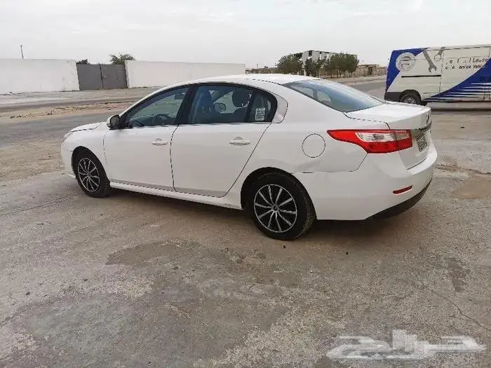 للبيع رينو سافران 4 سلندر موديل 2012 10