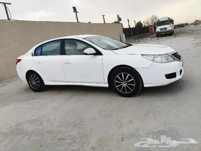 للبيع رينو سافران 4 سلندر موديل 2012 2