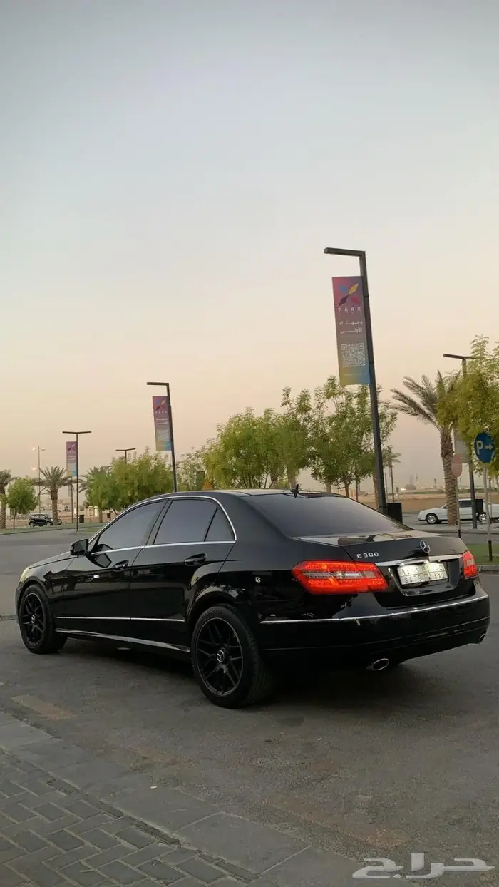مرسيدس E300 موديل2010 مشروطه للبيع 1