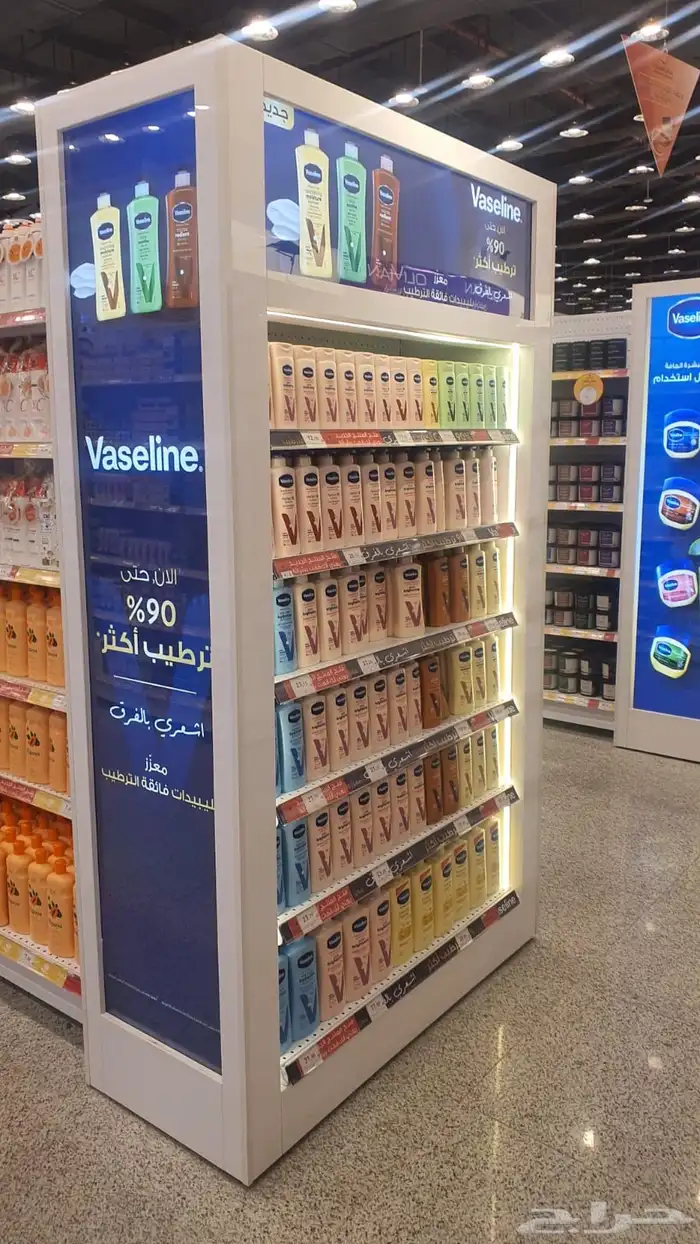 ديكو ر محل عطور ديكور صيدليات 1