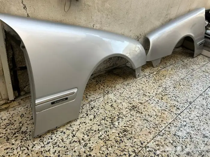 للبيع رفارف اماميه مرسيديس ابوعيون 2001 4