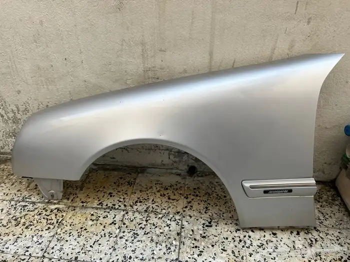 للبيع رفارف اماميه مرسيديس ابوعيون 2001 5