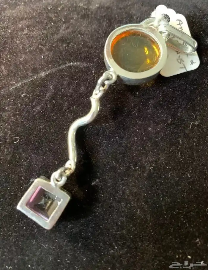 تعليقة طويلة من الفضة مختومة بحجر العنبر الكهرمان والاماثيست 1