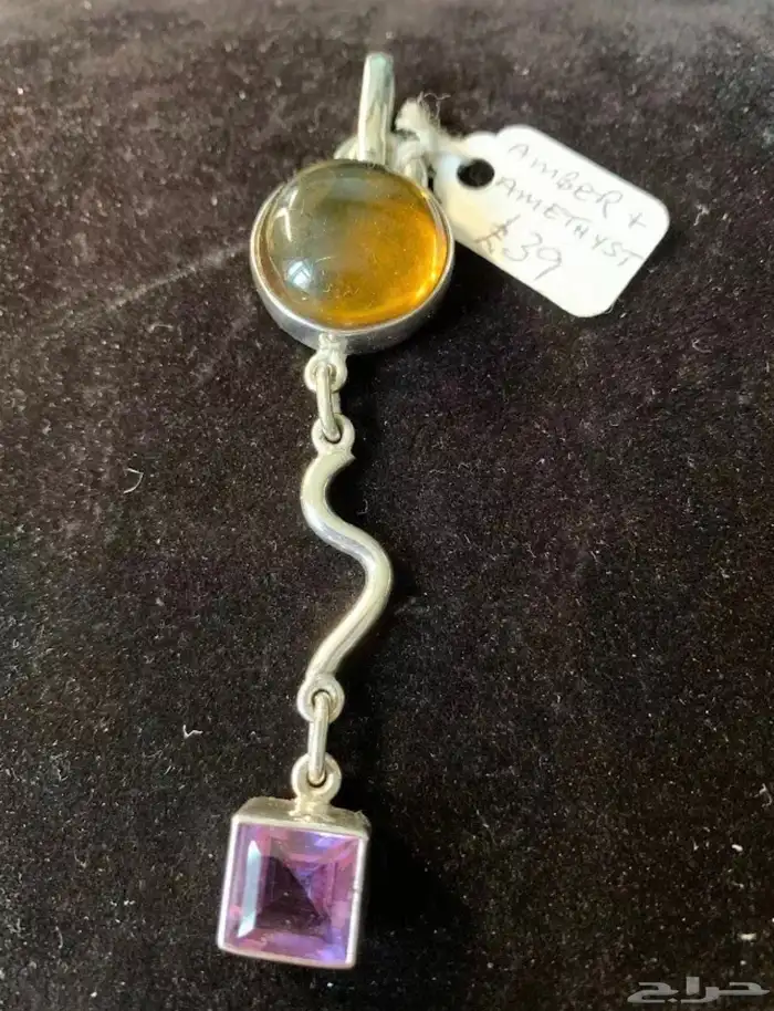 تعليقة طويلة من الفضة مختومة بحجر العنبر الكهرمان والاماثيست 3