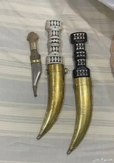 ثلاث خناجر و شبرية قرن 3
