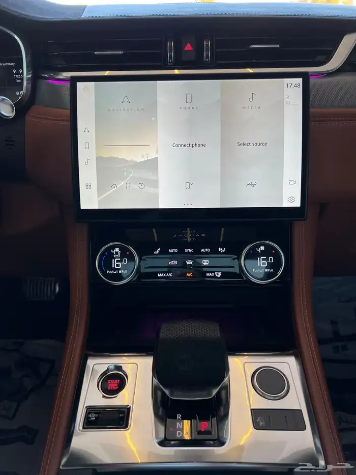 جاكوار F-PACE SVR V8دبل فل كامل 550 حصان تم البيع 12