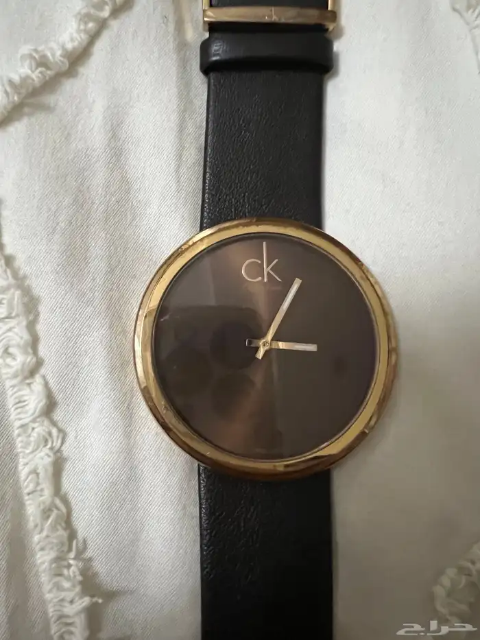 ساعه كلفن كلاين نسائيه نظيفه جدا 2