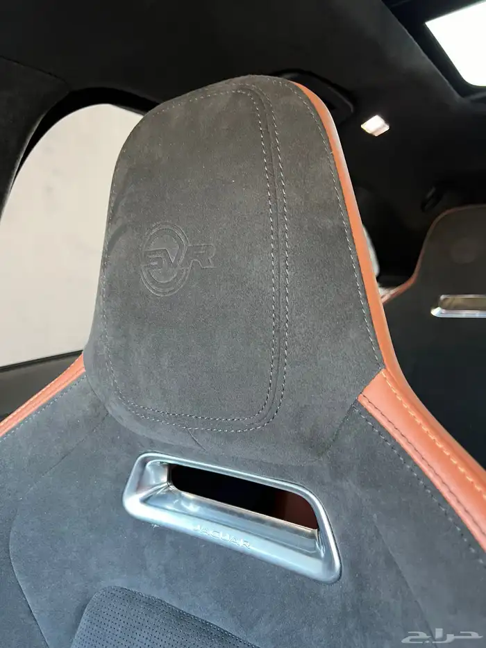 جاكوار F-PACE SVR V8دبل فل كامل 550 حصان تم البيع 23