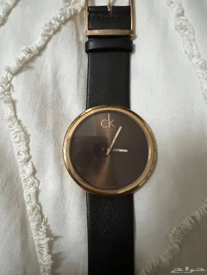 ساعه كلفن كلاين نسائيه نظيفه جدا 1