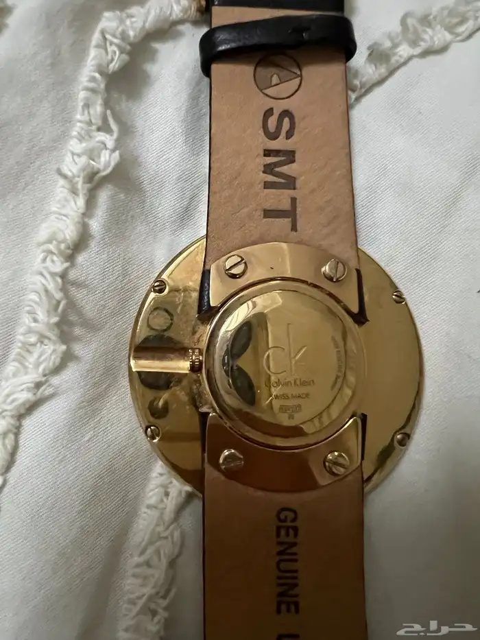 ساعه كلفن كلاين نسائيه نظيفه جدا 4