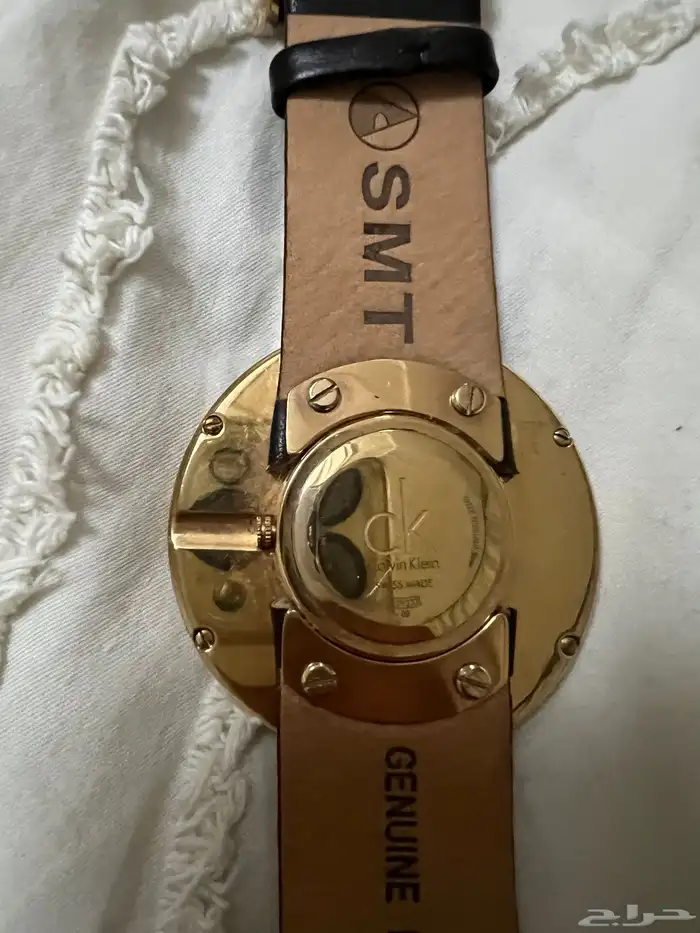 ساعه كلفن كلاين نسائيه نظيفه جدا 5
