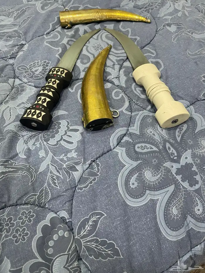 ثلاث خناجر و شبرية قرن 18