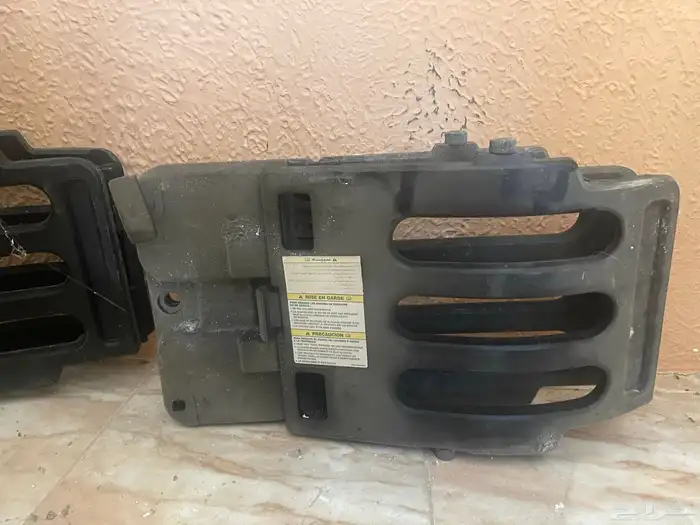 ومساعدات وشمعه وحاجز صندوق 1