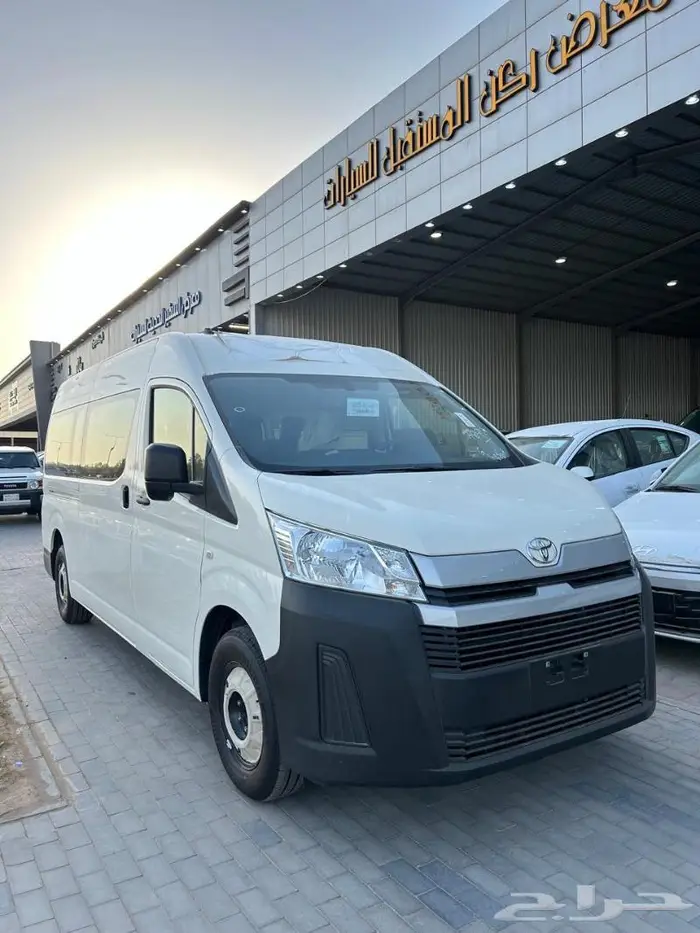 تويوتا هايس 13 راكب قير عادي ديزل موديل 2025 1