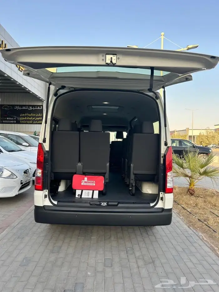 تويوتا هايس 13 راكب قير عادي ديزل موديل 2025 3