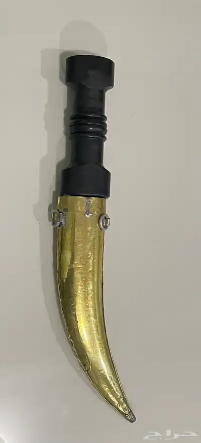 ثلاث خناجر و شبرية قرن 24