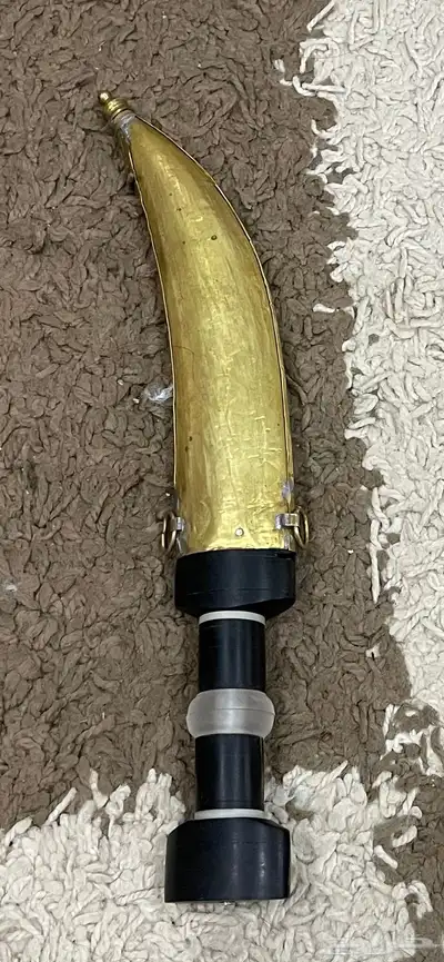 ثلاث خناجر و شبرية قرن 5
