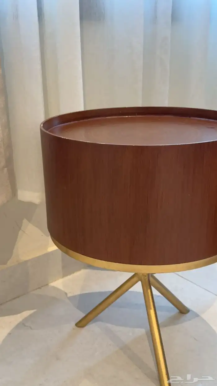 طاولات وسط و3خدمه 3