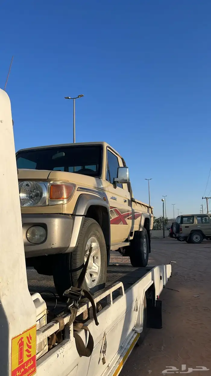 خدمة سطحه لنقل السيارات الجديدة والقديمة 1