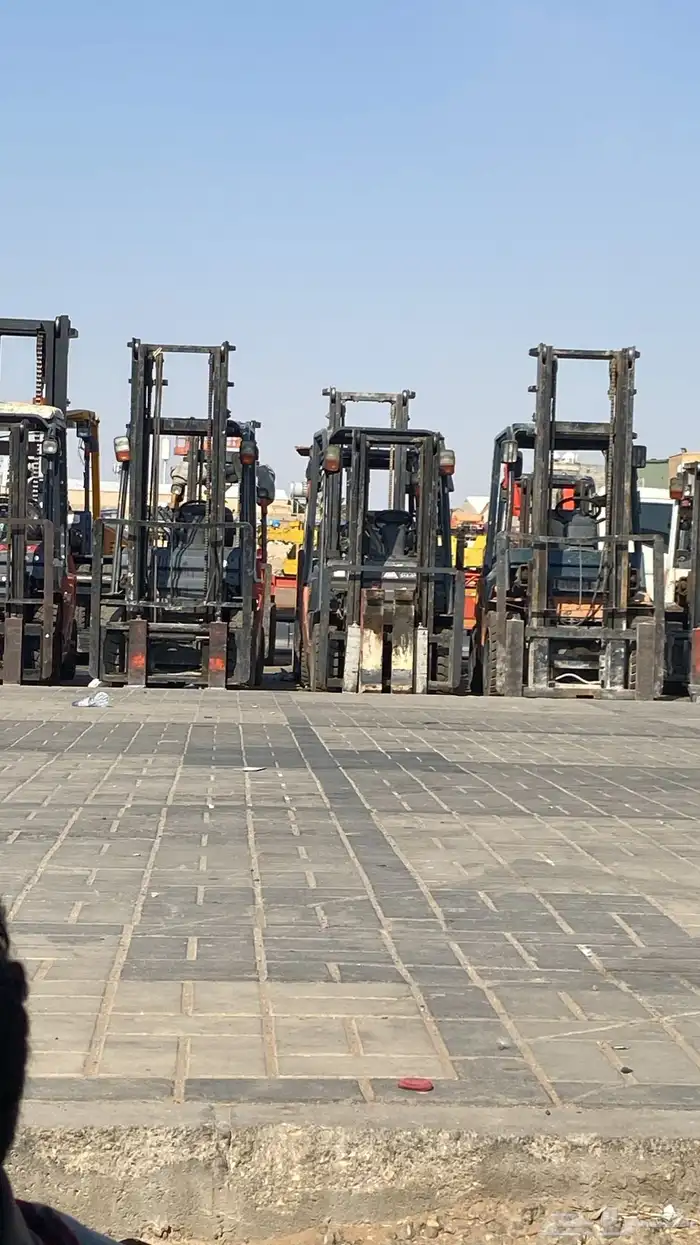 اجار رافعات شوكيه سيزر لفت كرينات بوبكاتات 12