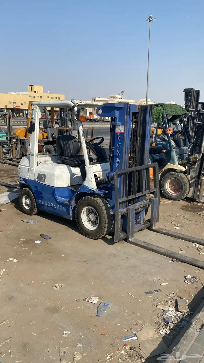 اجار رافعات شوكيه سيزر لفت كرينات بوبكاتات 10