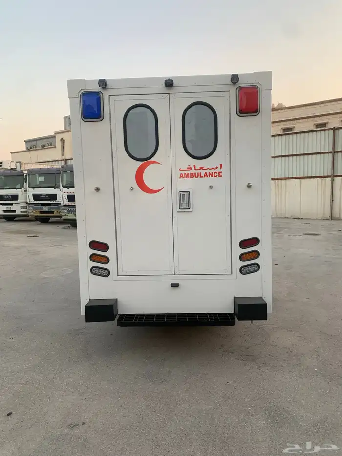 للبيع او الإيجار إسعاف جيب ديزل 5