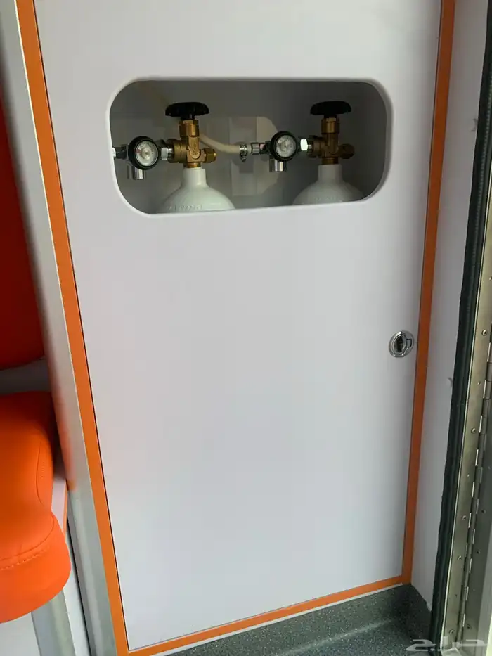 للبيع او الإيجار إسعاف جيب ديزل 26