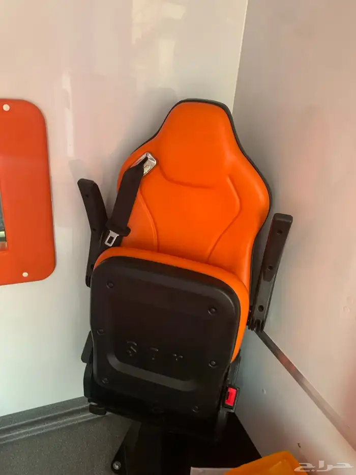 للبيع او الإيجار إسعاف جيب ديزل 20