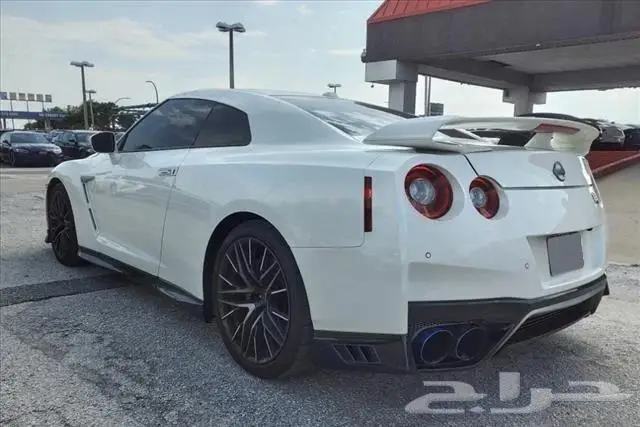 نيسان GTR Premium موديل 2023 (مستعمل) 2