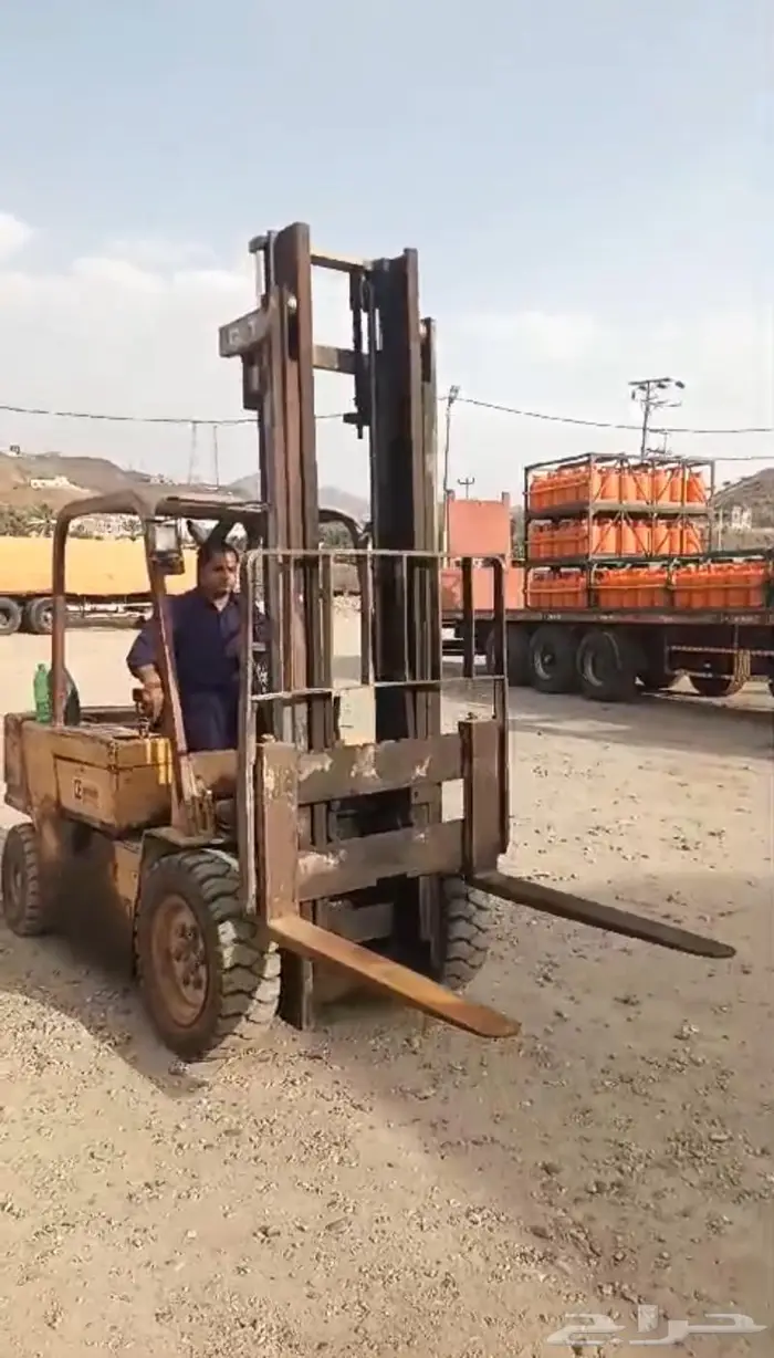 رافعة كتربلر 3 طن 1