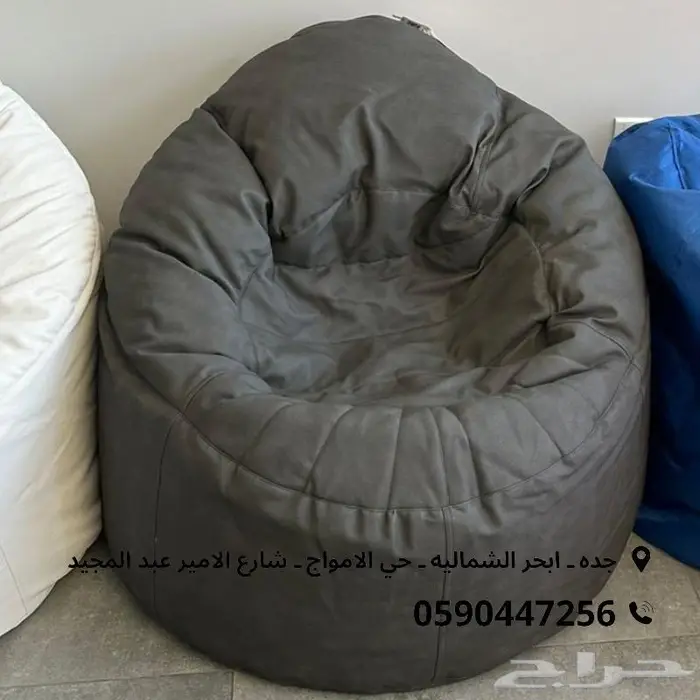 ( مظلات بين باق كراسي بحر ) 0