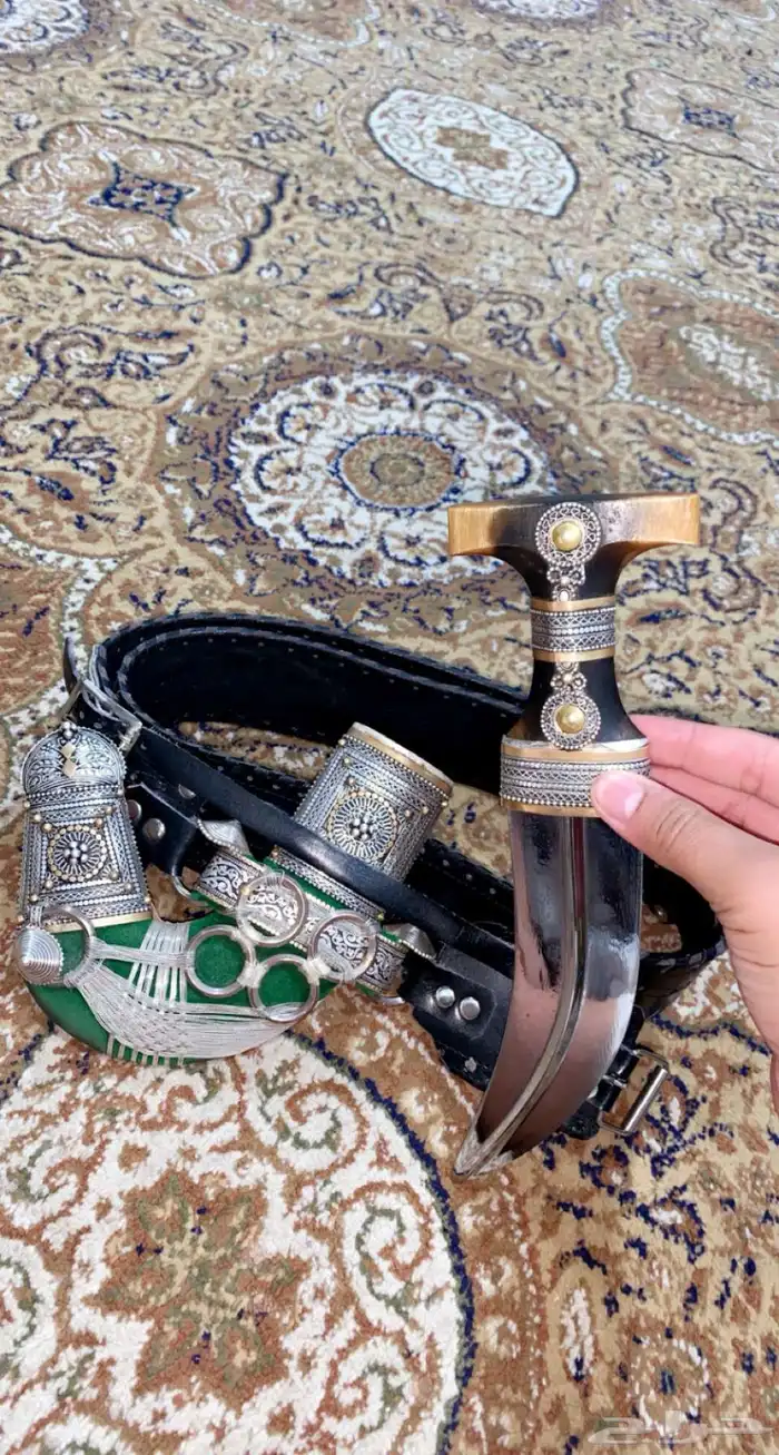 جنبية الراس وتر السله سيناو تحلق الشعر والصب فضه خالص 0