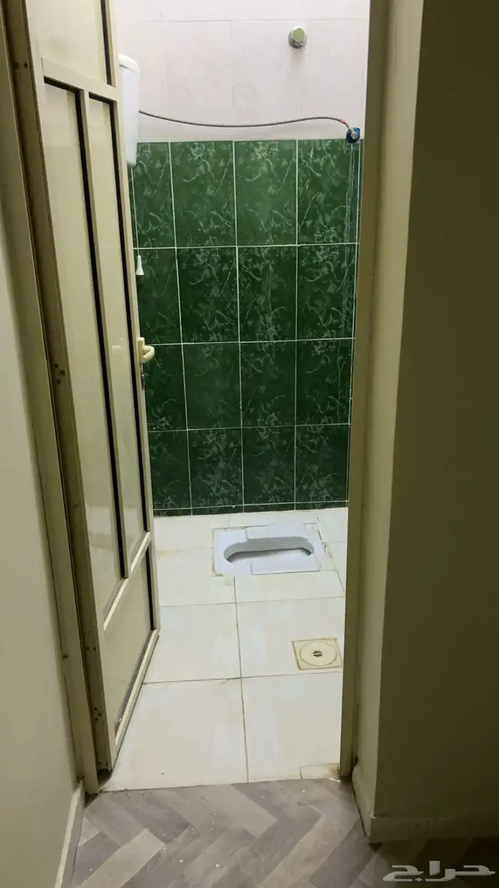 شقه عوايل دور ثاني مفروشة ونظيفة الذيبية حي ب 1