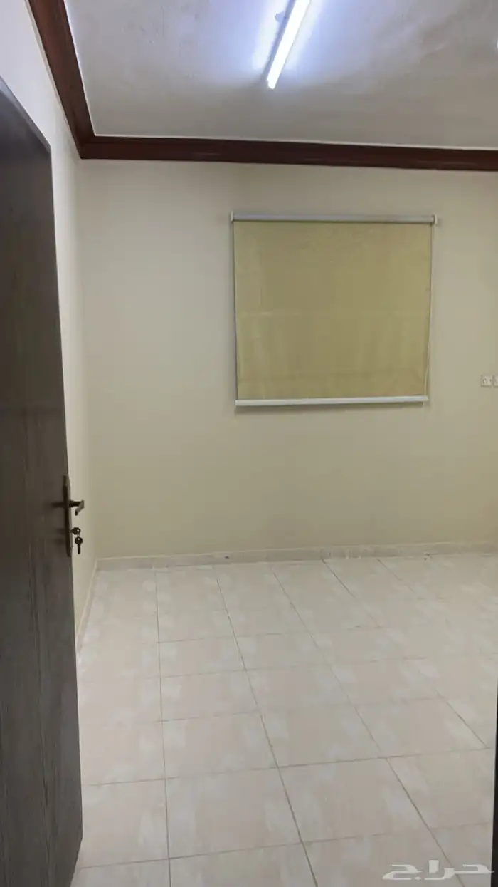 شقه عوايل دور ثاني مفروشة ونظيفة الذيبية حي ب 4