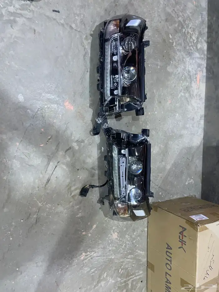 شمعات اماميه لاند كروزر موديل 2018__2019__2020___2021 وكاله 4