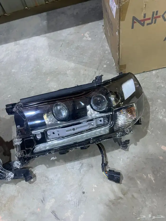 شمعات اماميه لاند كروزر موديل 2018__2019__2020___2021 وكاله 2