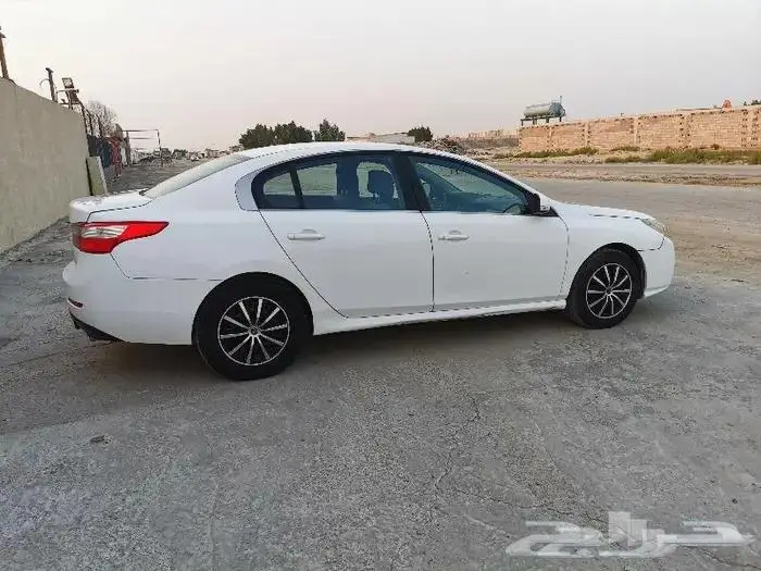 للبيع رينو سافران 4 سلندر موديل 2012 4